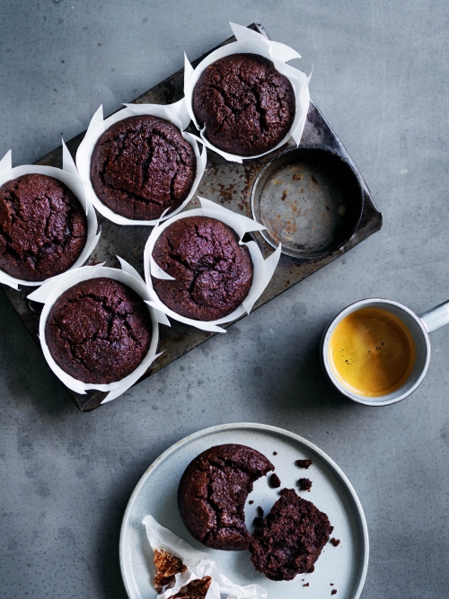 PROTEIN-PACKED CHOCOLATE ORANGE CUPCAKES
